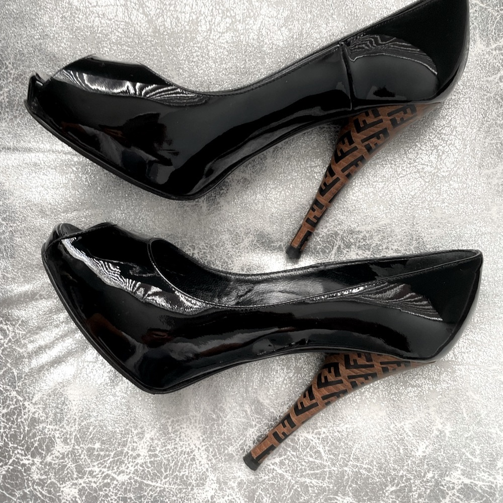 FENDI HEELS authentic